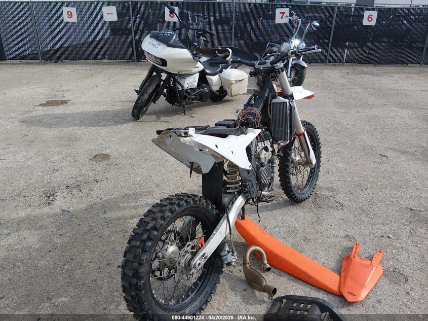 2024 Ktm 350 VIN VBKXCP437RM202955 IAAI salvage auction — THEFT, Non-Repairable (Texas), sold $550 on 2026-07-14 (photo 4)