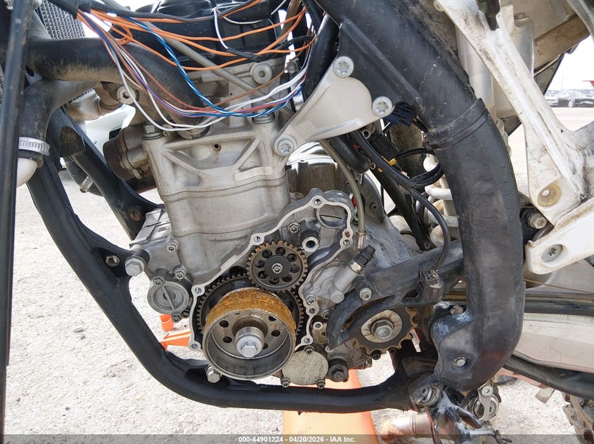 2024 Ktm 350 VIN VBKXCP437RM202955 IAAI salvage auction — THEFT, Non-Repairable (Texas), sold $550 on 2026-07-14 (photo 9)