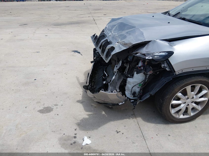 2017 Jeep Cherokee VIN 1C4PJLDB2HW623153 IAAI salvage auction — FRONT END, Wait Title, sold $800 on 2026-07-10 (photo 6)