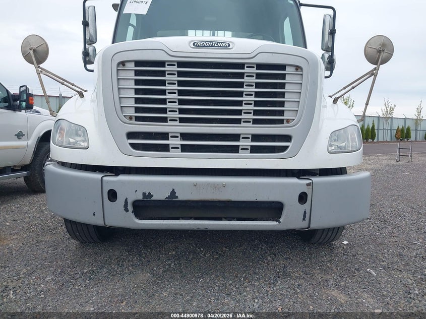 2017 Freightliner M2 VIN 1FUJC5DVXHHJF0195 IAAI salvage auction — FRONT END, Original (Ohio), sold $11,200 on 2026-08-11 (photo 6)