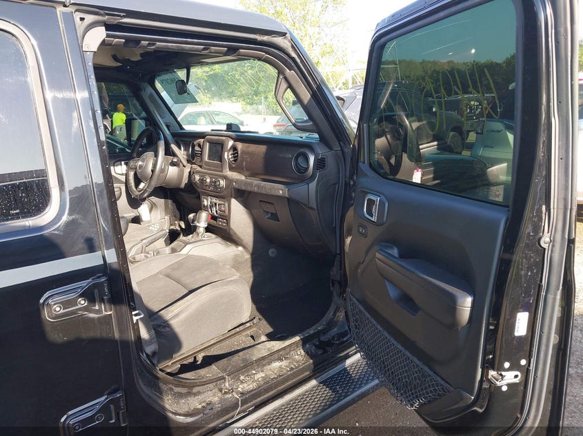 2018 Jeep Wrangler / VIN 1C4HJXDG3JW115397 IAAI salvage auction — REAR END, Clear (Indiana), sold $8,200 on 2026-07-11 (photo 5)