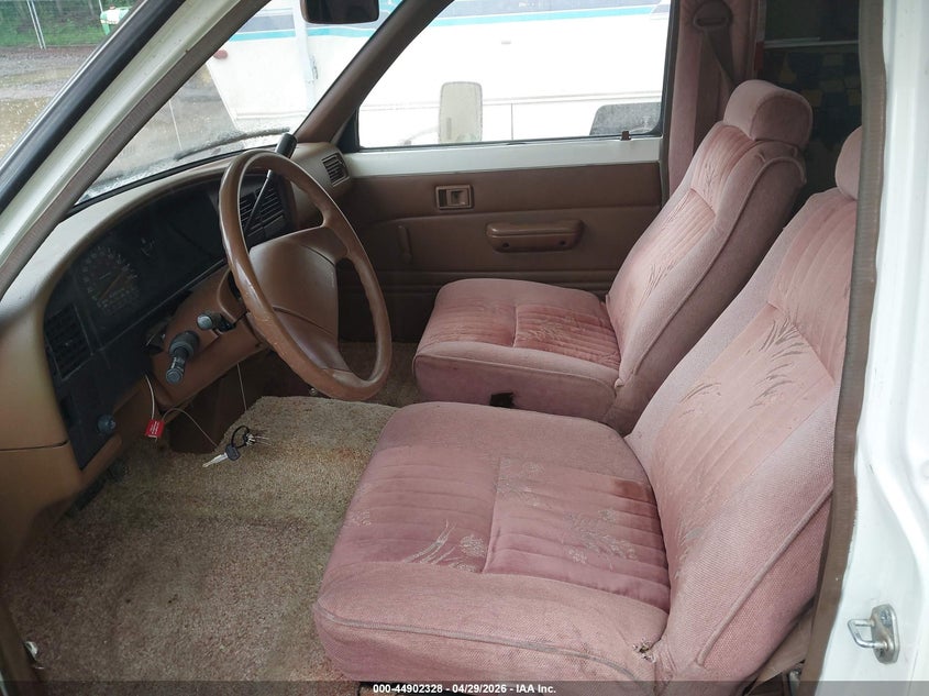 1991 Toyota Motorhome VIN JT5VN94T7M0022160 IAAI salvage auction — SIDE, Salvage (Ohio), sold $2,175 on 2026-07-13 (photo 5)