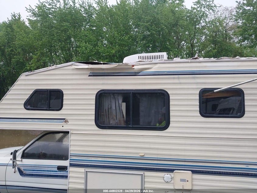1991 Toyota Motorhome VIN JT5VN94T7M0022160 IAAI salvage auction — SIDE, Salvage (Ohio), sold $2,175 on 2026-07-13 (photo 6)