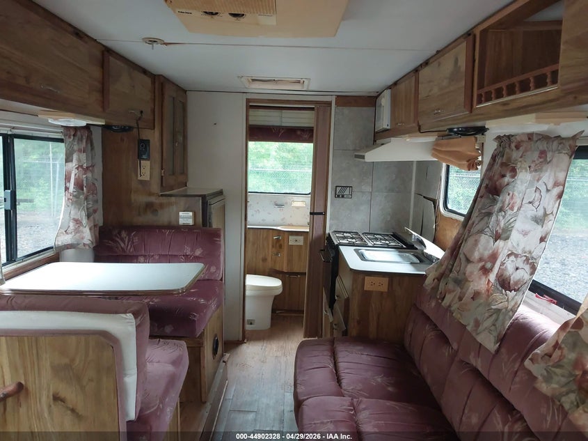 1991 Toyota Motorhome VIN JT5VN94T7M0022160 IAAI salvage auction — SIDE, Salvage (Ohio), sold $2,175 on 2026-07-13 (photo 8)