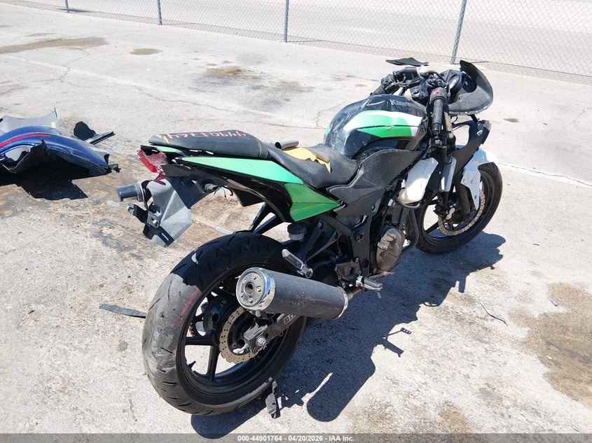 2012 Kawasaki Ninja VIN JKAEXMJ19CDAB7773 IAAI salvage auction — ROLLOVER, Salvage (Texas), sold $175 on 2026-07-08 (photo 4)
