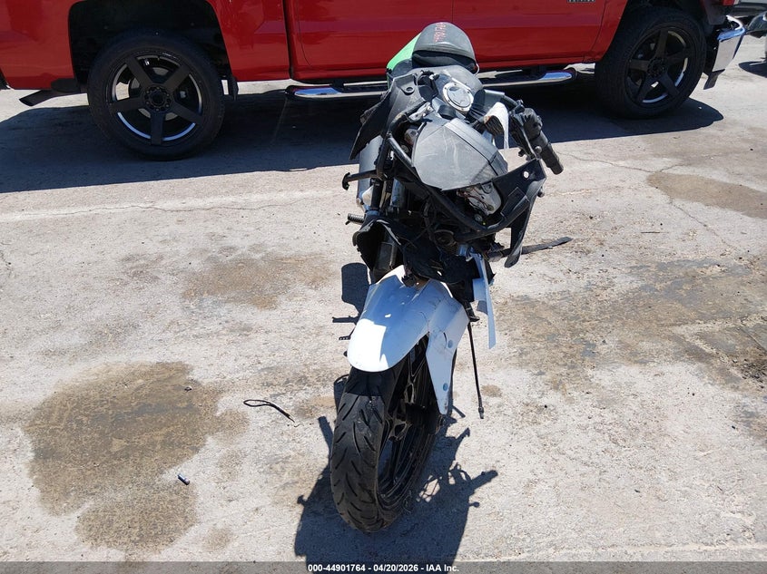 2012 Kawasaki Ninja VIN JKAEXMJ19CDAB7773 IAAI salvage auction — ROLLOVER, Salvage (Texas), sold $175 on 2026-07-08 (photo 5)