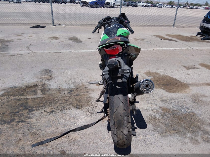 2012 Kawasaki Ninja VIN JKAEXMJ19CDAB7773 IAAI salvage auction — ROLLOVER, Salvage (Texas), sold $175 on 2026-07-08 (photo 6)