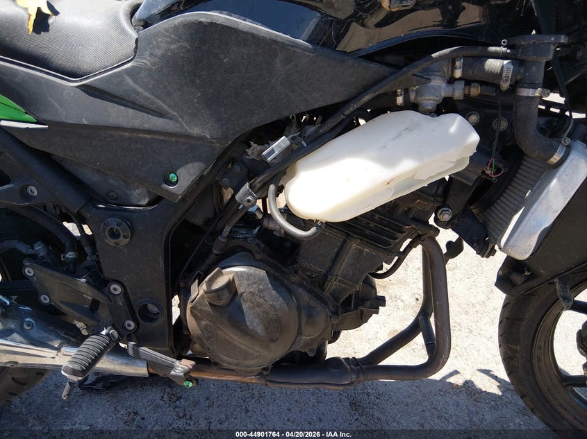2012 Kawasaki Ninja VIN JKAEXMJ19CDAB7773 IAAI salvage auction — ROLLOVER, Salvage (Texas), sold $175 on 2026-07-08 (photo 8)
