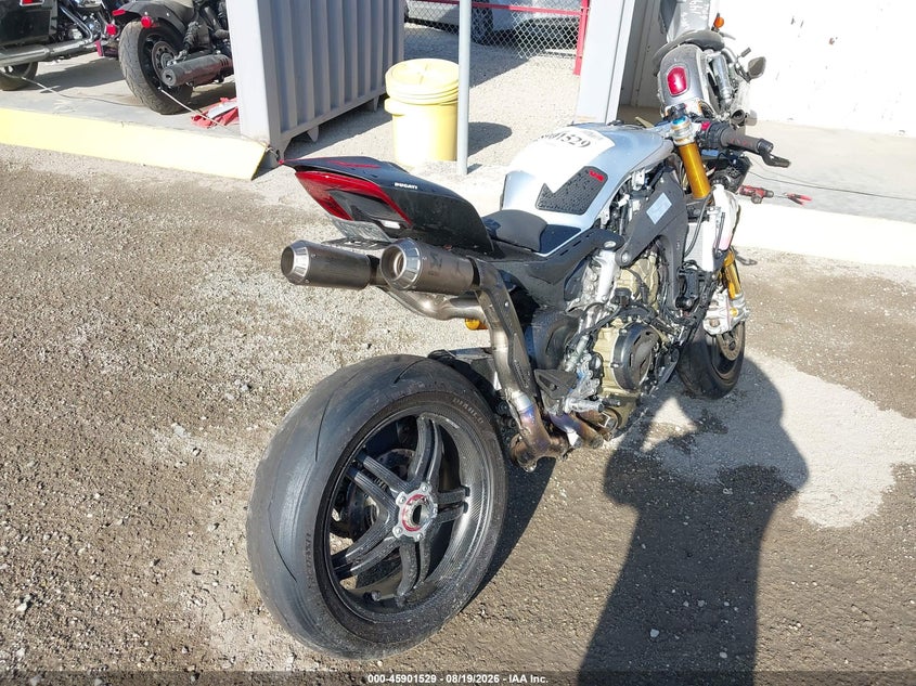 2024 Ducati Panigale VIN ZDMDAGWW1RB007371 IAAI salvage auction — LEFT & RIGHT, Salvage (California), sold $16,700 on 2026-09-02 (photo 4)