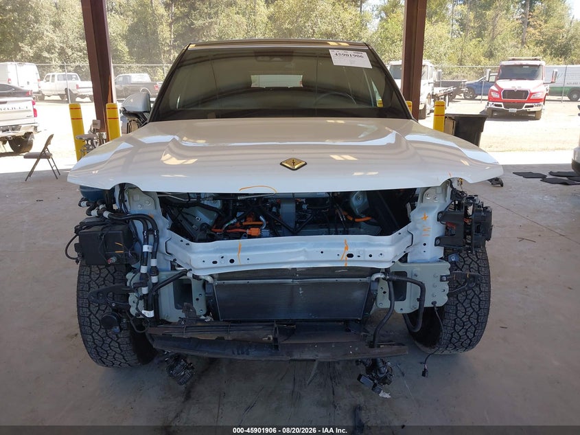 2025 Rivian R1s VIN 7PDSGBBAXSN047220 IAAI salvage auction — FRONT END, Wait Title, sold $27,550 on 2026-09-10 (photo 6)