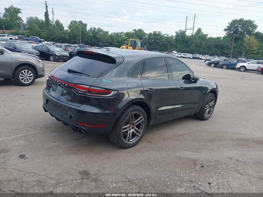 2020 Porsche Macan VIN WP1AB2A59LLB31417 IAAI salvage auction — REAR END, Salvage (Pennsylvania), sold $14,000 on 2026-10-09 (photo 4)