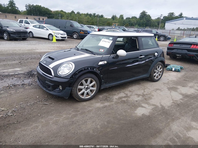 2013 Mini Hard top VIN WMWSV3C52DT478604 IAAI salvage auction — NORMAL WEAR, Original (New Hampshire), sold $300 on 2026-08-19 (photo 2)