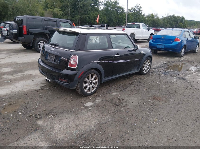 2013 Mini Hard top VIN WMWSV3C52DT478604 IAAI salvage auction — NORMAL WEAR, Original (New Hampshire), sold $300 on 2026-08-19 (photo 4)