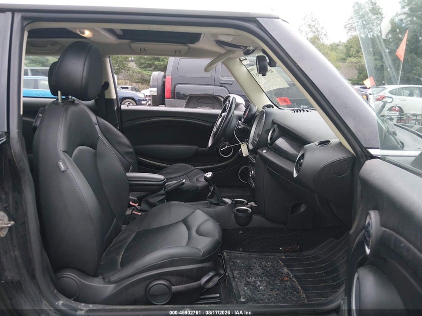2013 Mini Hard top VIN WMWSV3C52DT478604 IAAI salvage auction — NORMAL WEAR, Original (New Hampshire), sold $300 on 2026-08-19 (photo 5)