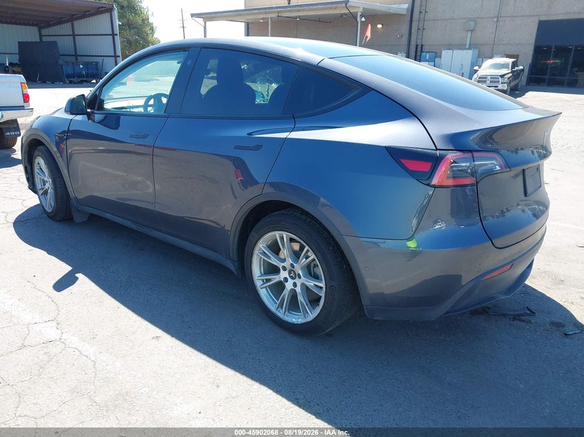 2021 Tesla Model y VIN 5YJYGDEE5MF071065 IAAI salvage auction — SIDE, Wait Title, sold $4,600 on 2026-09-05 (photo 3)