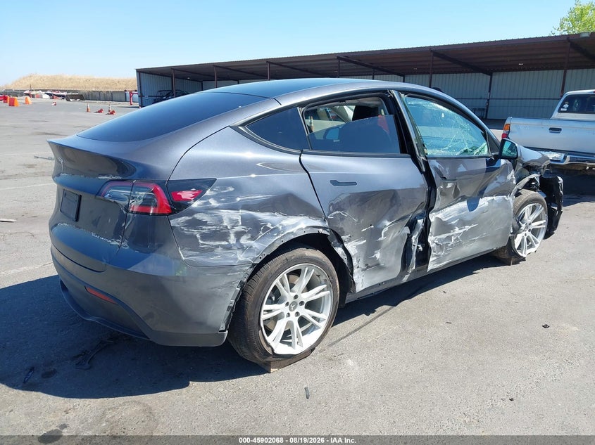 2021 Tesla Model y VIN 5YJYGDEE5MF071065 IAAI salvage auction — SIDE, Wait Title, sold $4,600 on 2026-09-05 (photo 4)