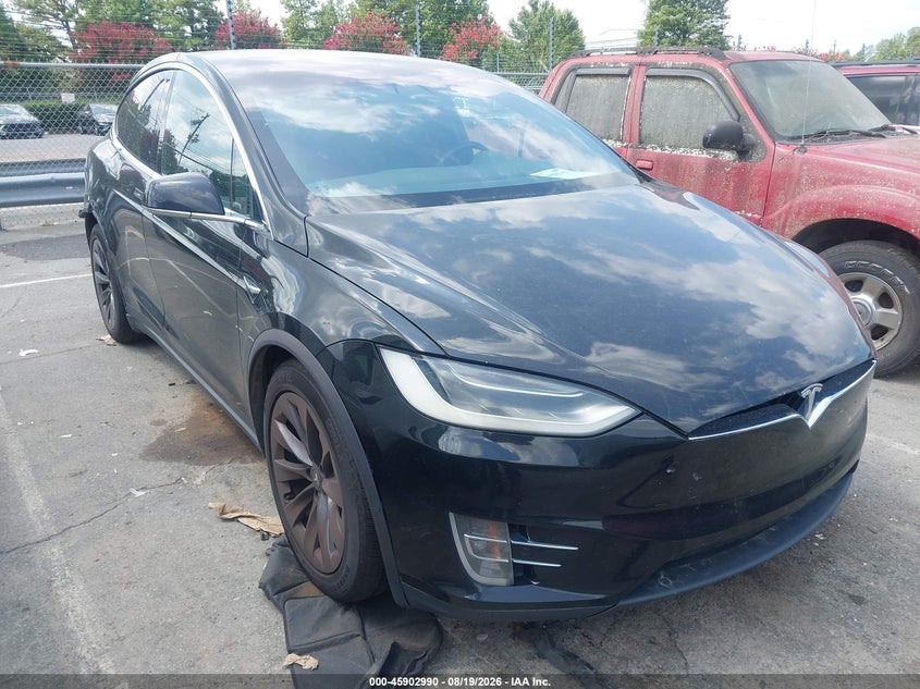 2017 Tesla Model x VIN 5YJXCBE20HF078920 — IAAI salvage auction photo