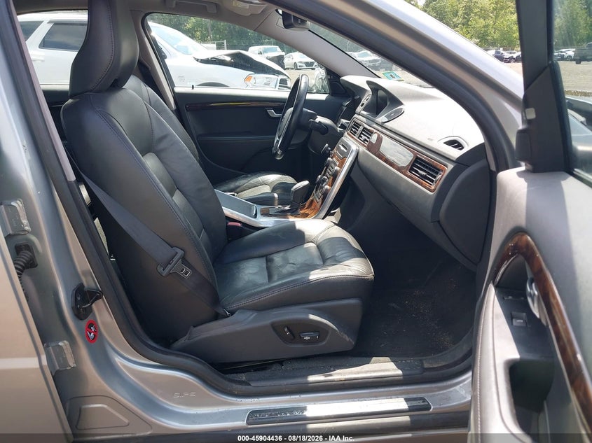 2013 Volvo S80 VIN YV1940AS6D1165735 IAAI salvage auction — NORMAL WEAR, Clear (New Jersey), sold $575 on 2026-08-19 (photo 5)
