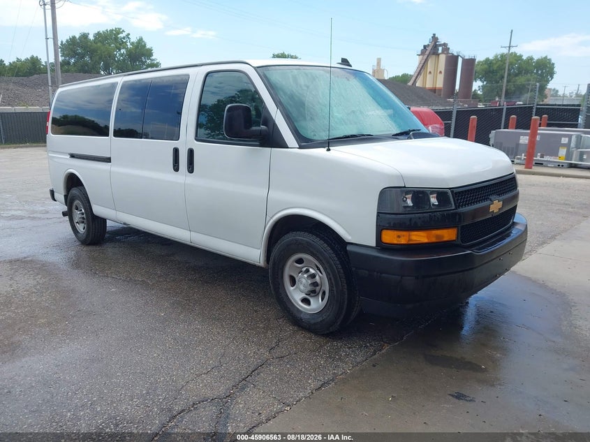 2018 Chevrolet Express 3500 VIN 1GAZGNFG1J1276065 — IAAI salvage auction photo