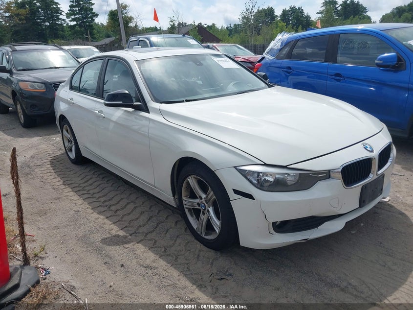 2014 BMW 3er VIN WBA3C3G51ENS71826 IAAI salvage auction — NORMAL WEAR, Clear (Massachusetts), sold $1,450 on 2026-08-21 (photo 1)