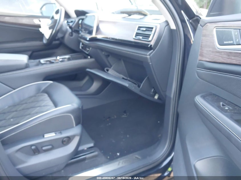 2025 Volkswagen Atlas VIN 1V2FR2CA2SC545276 IAAI salvage auction — FRONT END, Salvage Title, sold $7,800 on 2026-10-05 (photo 5)