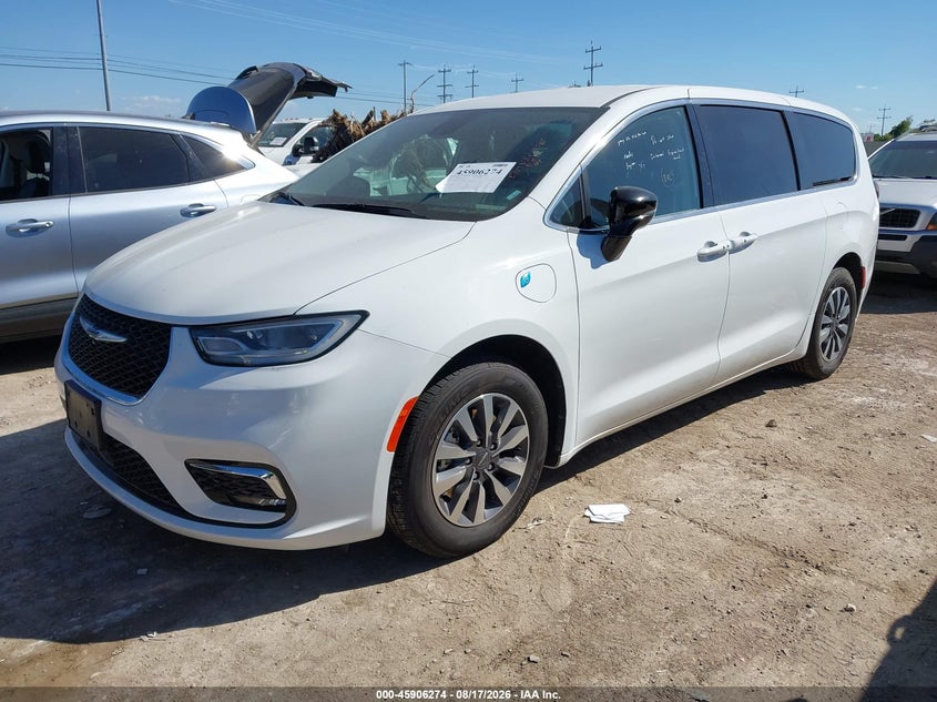 2024 Chrysler Pacifica VIN 2C4RC1S76RR127224 IAAI salvage auction — ENGINE DAMAGE, Enterprise Vehicles Clear Only (California), sold $13,300 on 2026-08-20 (photo 2)