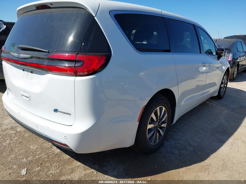 2024 Chrysler Pacifica VIN 2C4RC1S76RR127224 IAAI salvage auction — ENGINE DAMAGE, Enterprise Vehicles Clear Only (California), sold $13,300 on 2026-08-20 (photo 4)