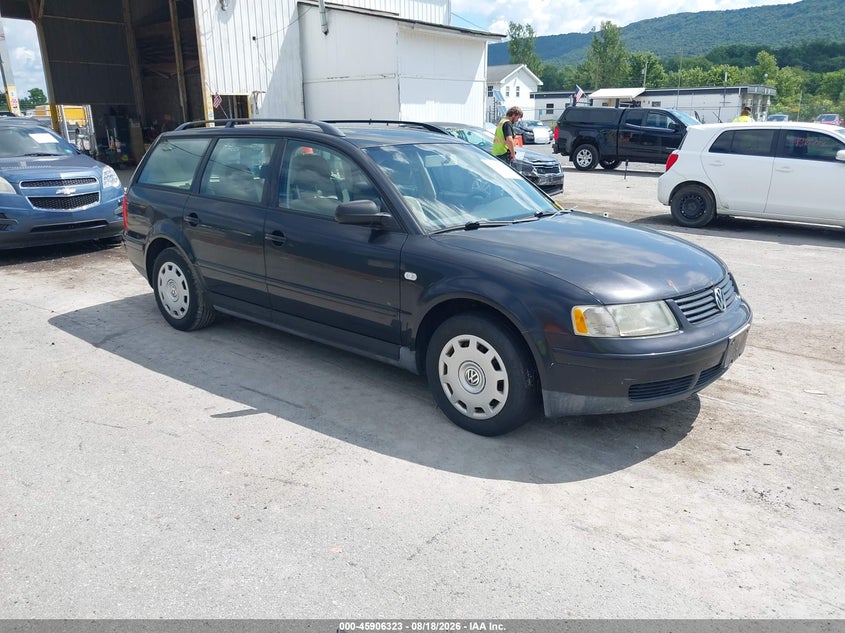 2001 Volkswagen Passat VIN WVWHC63B81E031169 IAAI salvage auction — FRONT END, Clear (Virginia), sold $275 on 2026-08-19 (photo 1)