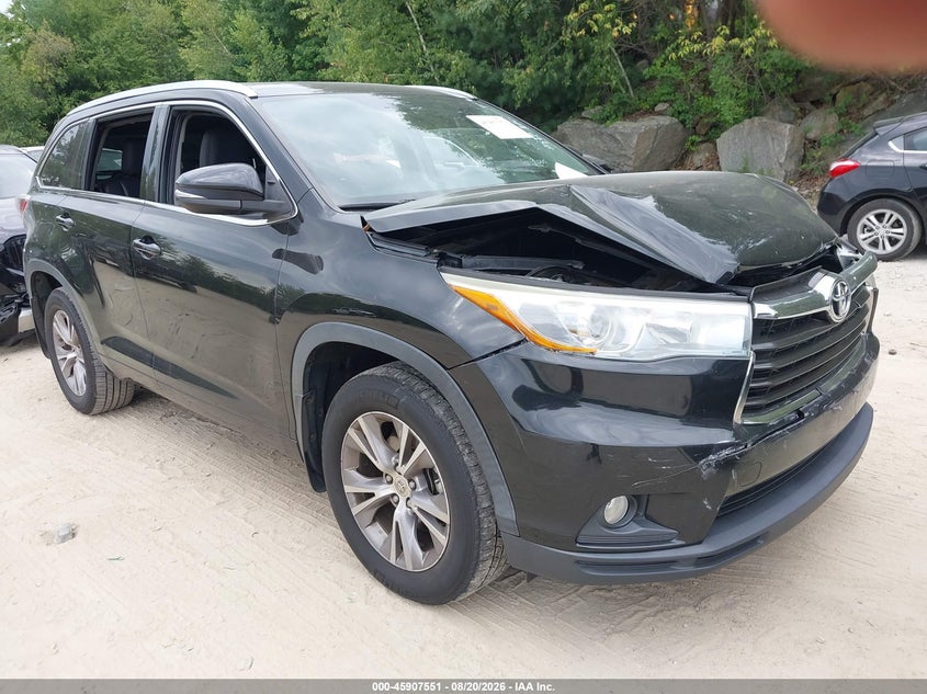 2015 Toyota Highlander VIN 5TDJKRFH4FS120664 — IAAI salvage auction photo