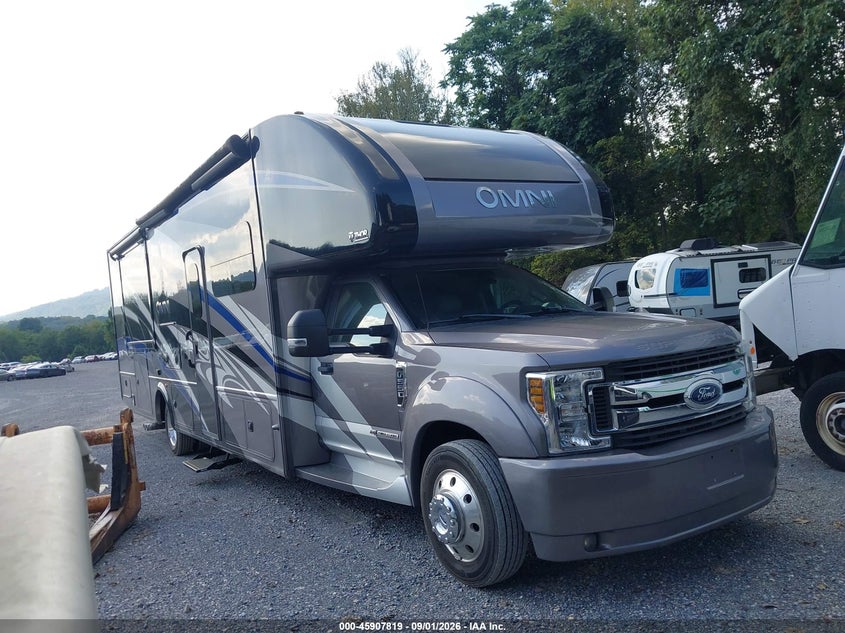 2019 Ford F550 VIN 1FDUF5GT9KDA17402 — IAAI salvage auction photo