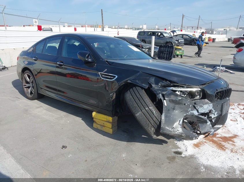 2016 BMW M5 VIN WBSFV9C56GG343221 IAAI salvage auction — RIGHT FRONT, Salvage (California), sold $6,300 on 2026-08-29 (photo 1)