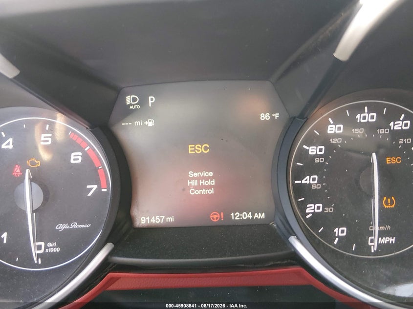 2018 Alfa romeo Giulia VIN ZARFAEDN8J7589422 IAAI salvage auction — NORMAL WEAR, Salvage Title - Dealer (California), sold $1,000 on 2026-08-20 (photo 7)