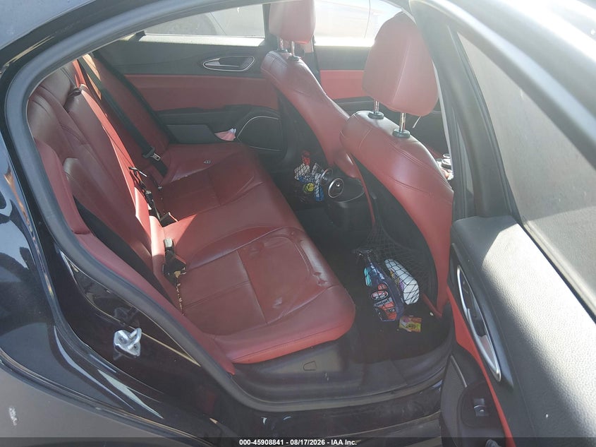 2018 Alfa romeo Giulia VIN ZARFAEDN8J7589422 IAAI salvage auction — NORMAL WEAR, Salvage Title - Dealer (California), sold $1,000 on 2026-08-20 (photo 8)