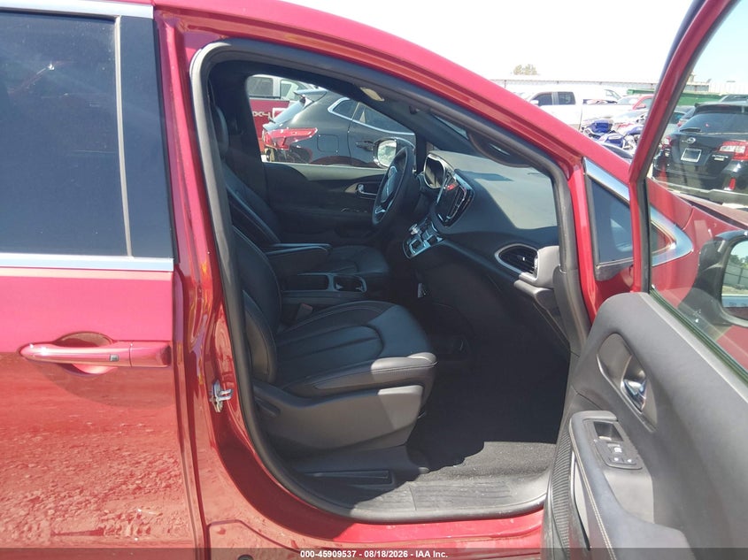 2025 Chrysler Pacifica VIN 2C4RC1BG3SR614290 IAAI salvage auction — FRONT END, Salvage Title, sold $14,100 on 2026-08-26 (photo 5)