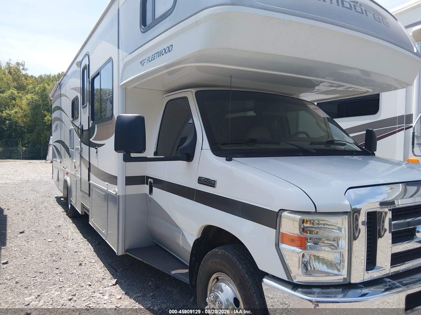 2008 Ford Econoline VIN 1FDXE45S78DB25904 — IAAI salvage auction photo