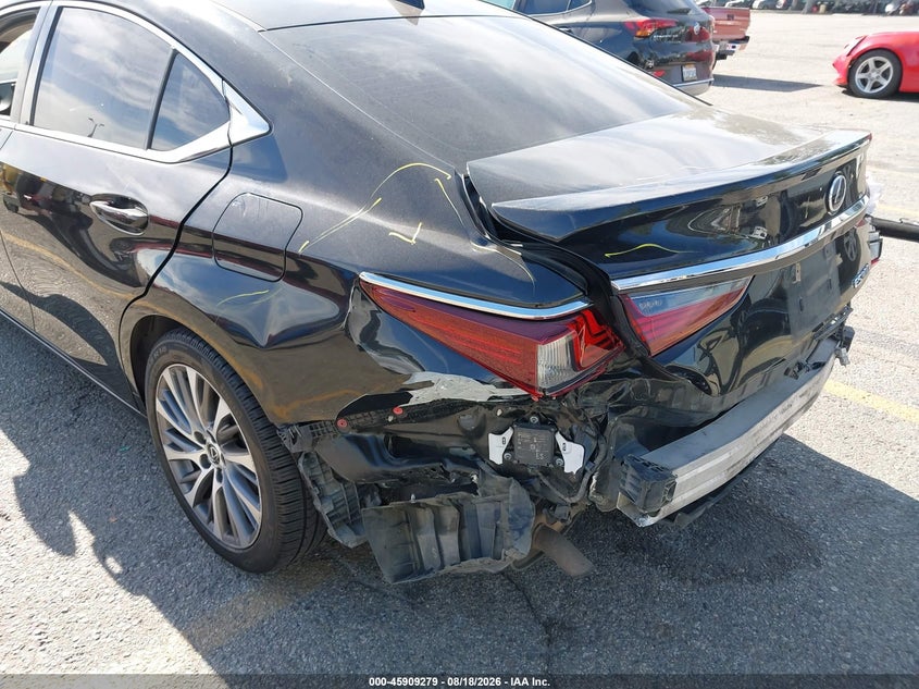 2019 Lexus ES VIN 58AB21B15KU002423 IAAI salvage auction — REAR END, Salvage Title, sold $10,075 on 2026-09-22 (photo 6)
