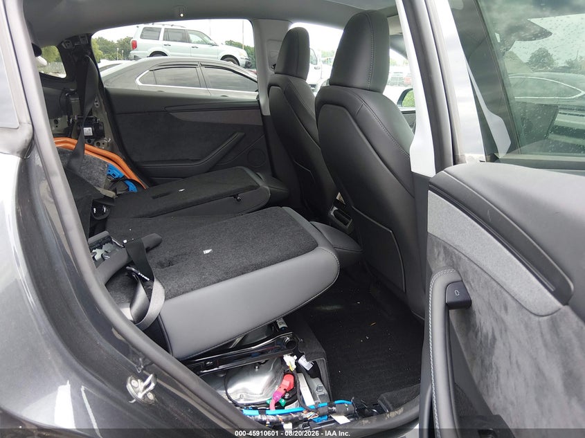 2026 Tesla Model y VIN 7SAYGDEE3TA390463 IAAI salvage auction — REAR END, Salvage Title, sold $21,300 on 2026-09-14 (photo 8)