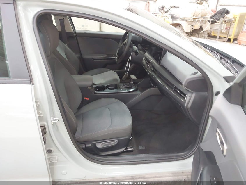 2025 Kia K4 VIN 3KPFT4DE5SE225149 IAAI salvage auction — LEFT REAR, Wait Title, sold $7,850 on 2026-10-08 (photo 5)