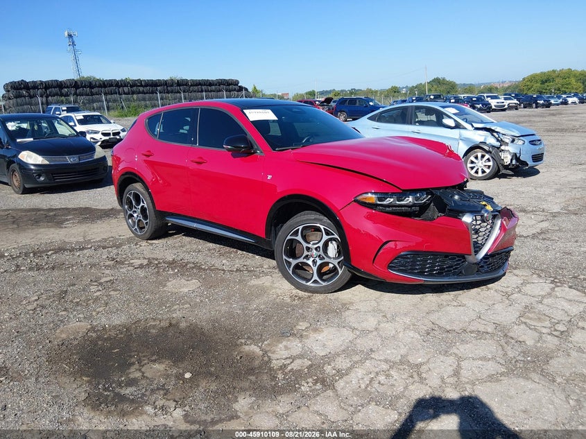 2024 Alfa romeo Tonale VIN ZASPATCW4R3047366 — IAAI salvage auction photo