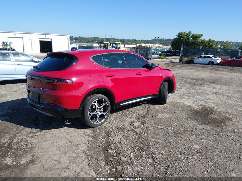 2024 Alfa romeo Tonale VIN ZASPATCW4R3047366 IAAI salvage auction — LEFT FRONT, Wait Title, sold $7,125 on 2026-09-04 (photo 4)
