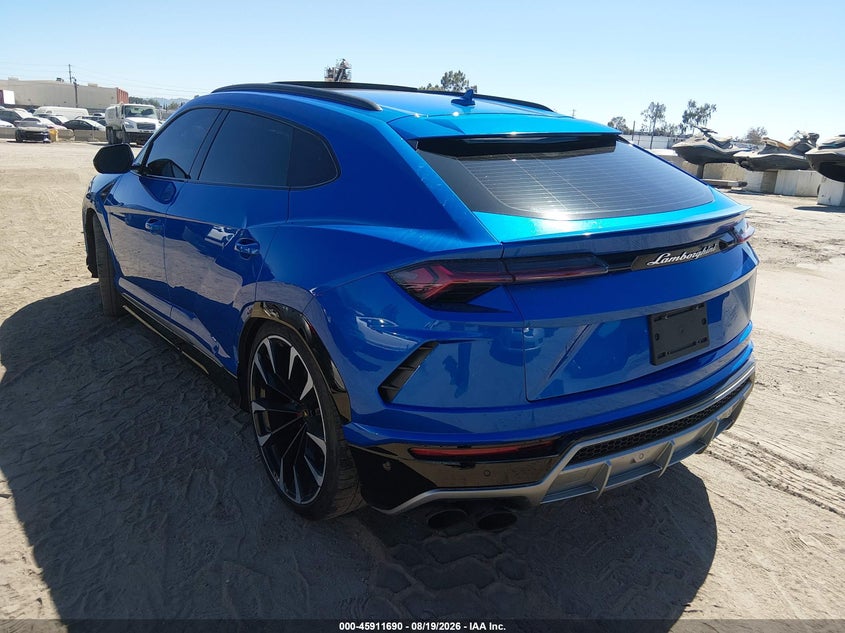 2020 Lamborghini Urus VIN ZPBUA1ZL1LLA06998 IAAI salvage auction — Left & Right Side, Clear, sold $115,000 on 2026-09-09 (photo 3)