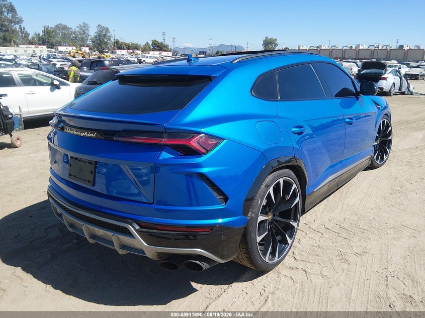2020 Lamborghini Urus VIN ZPBUA1ZL1LLA06998 IAAI salvage auction — Left & Right Side, Clear, sold $115,000 on 2026-09-09 (photo 4)