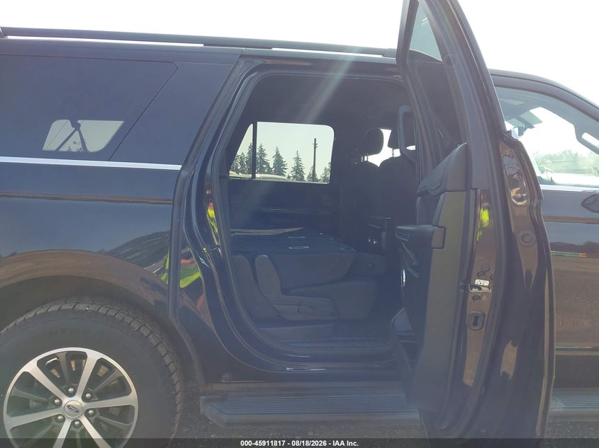 2019 Ford Expedition VIN 1FMJK1GT2KEA40358 IAAI salvage auction — NORMAL WEAR, Sf97 (Washington), sold $15,000 on 2026-09-10 (photo 8)