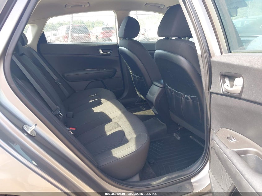 2018 Kia Optima VIN 5XXGT4L31JG268686 IAAI salvage auction — NORMAL WEAR, Wait Title, sold $1,300 on 2026-09-02 (photo 8)