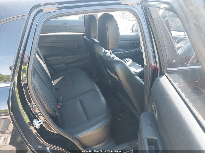 2017 Mitsubishi Outlander VIN JA4AP4AW7HZ020788 IAAI salvage auction — NORMAL WEAR, Clear (Indiana), sold $2,400 on 2026-09-05 (photo 8)