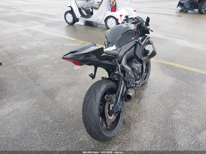 2025 Yamaha Yzfr7 VIN JYARM38E3SA016117 IAAI salvage auction — ALL OVER, Rebuildable (Florida), sold $700 on 2026-10-15 (photo 4)