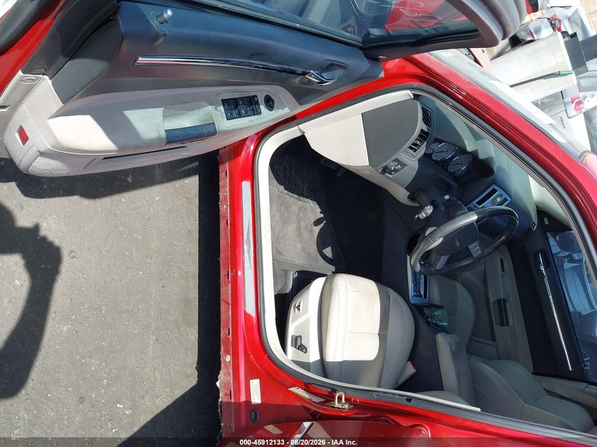 2006 Chrysler 300 VIN 2C3LA63H66H451005 IAAI salvage auction — LEFT FRONT, Salvage Certificate (California), sold $525 on 2026-09-25 (photo 5)