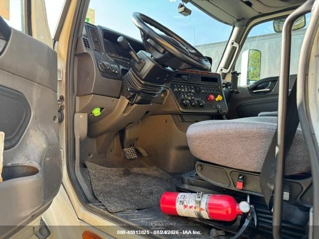 2019 International VIN 3HSDZAPR6KN698777 IAAI salvage auction — REPOSSESSION, Clear (Virginia), sold $11,800 on 2026-08-26 (photo 5)