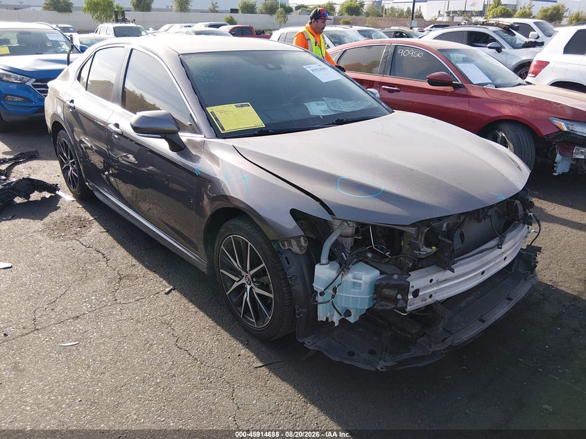 2022 Toyota Camry VIN 4T1G11AK2NU641082 IAAI salvage auction — FRONT & REAR, Salvage Certificate (California), sold $6,200 on 2026-08-24 (photo 1)