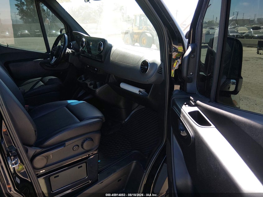 2023 Mercedes-Benz Sprinter VIN W1W4NBVY4PT129465 IAAI salvage auction — Rear End, Salvage (California), sold $26,250 on 2026-09-25 (photo 5)